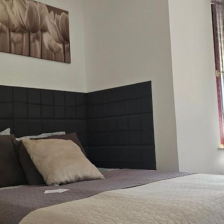 Nyirjes Vendeghaz Hotell Balassagyarmat Exteriör bild