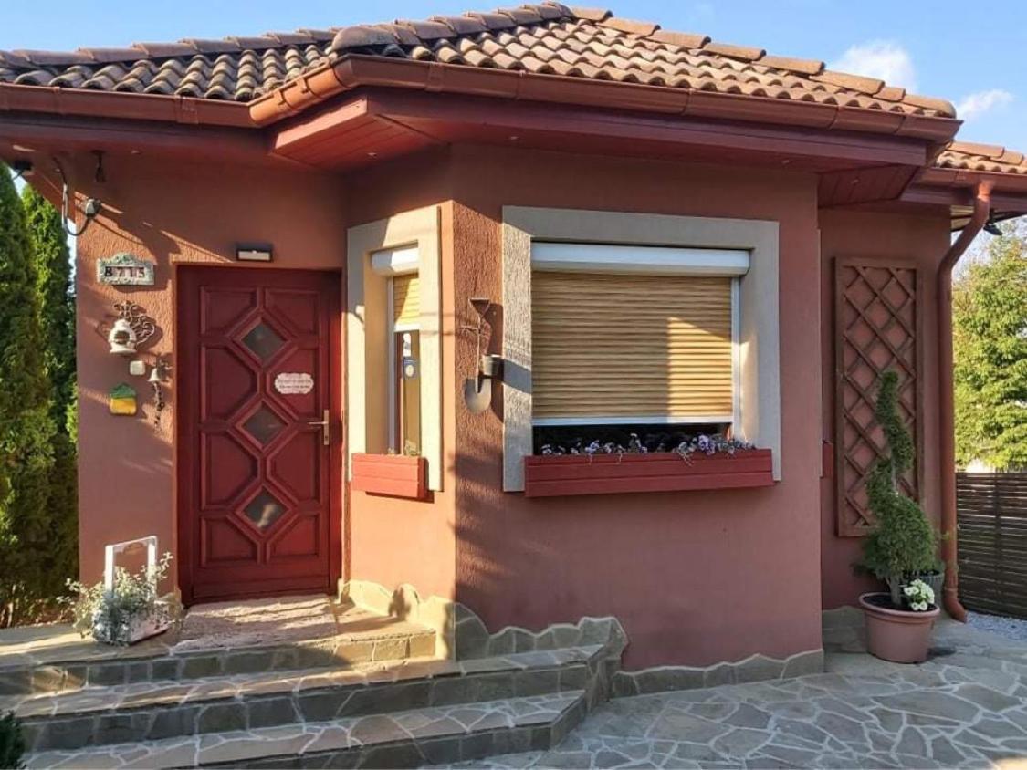 Nyirjes Vendeghaz Hotell Balassagyarmat Exteriör bild